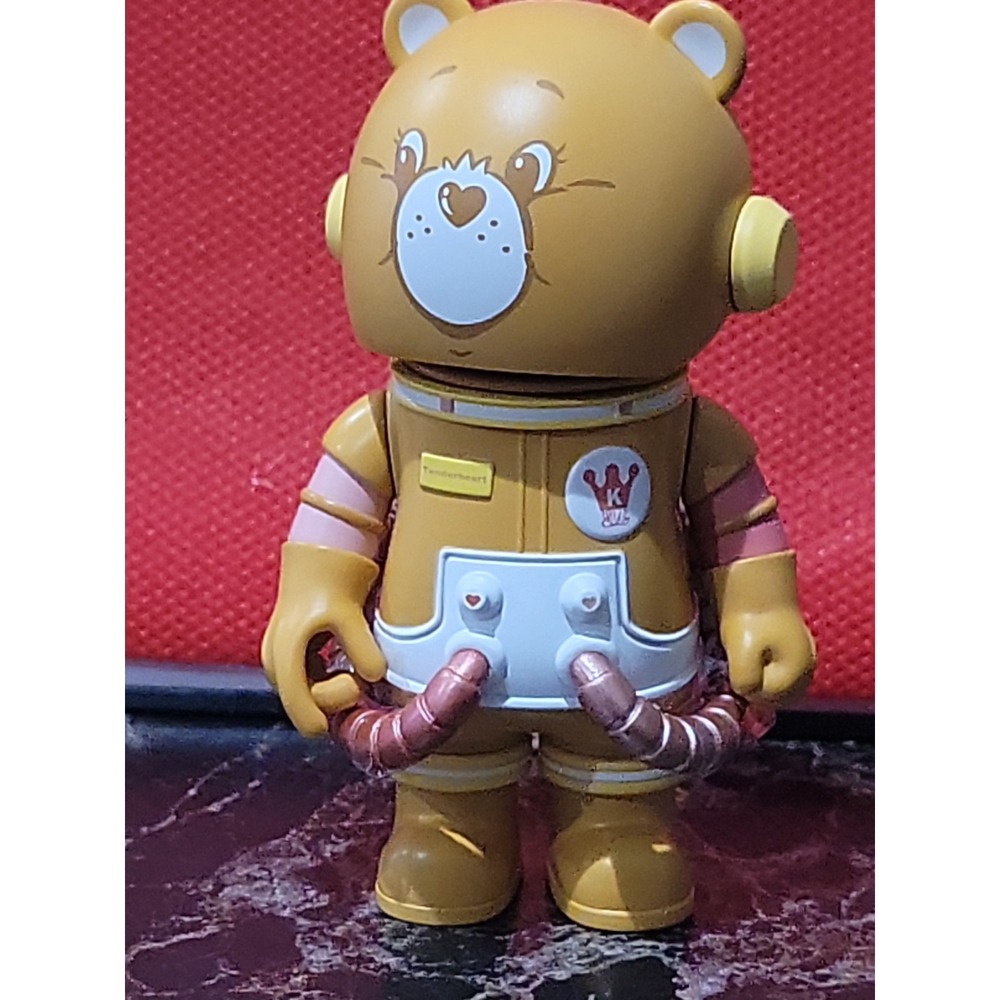 POP MART 100% Mega Space Molly Series 3 Confirmed Figure Toy - Tenderheart Bear